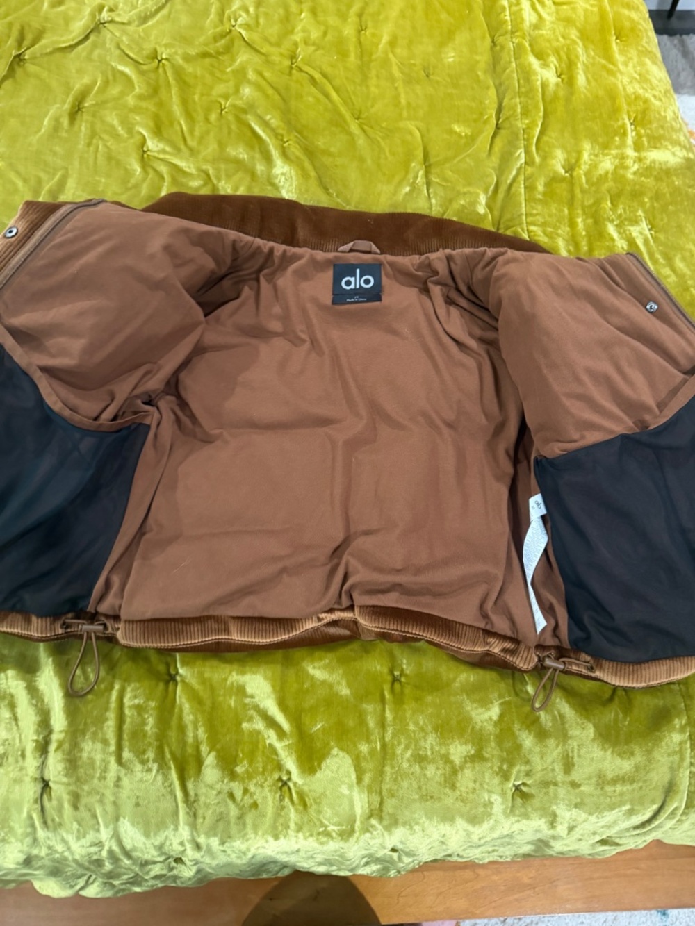 Alo Ribbed Velour Gold Rush Puffer Medium - Picture 4 of 5